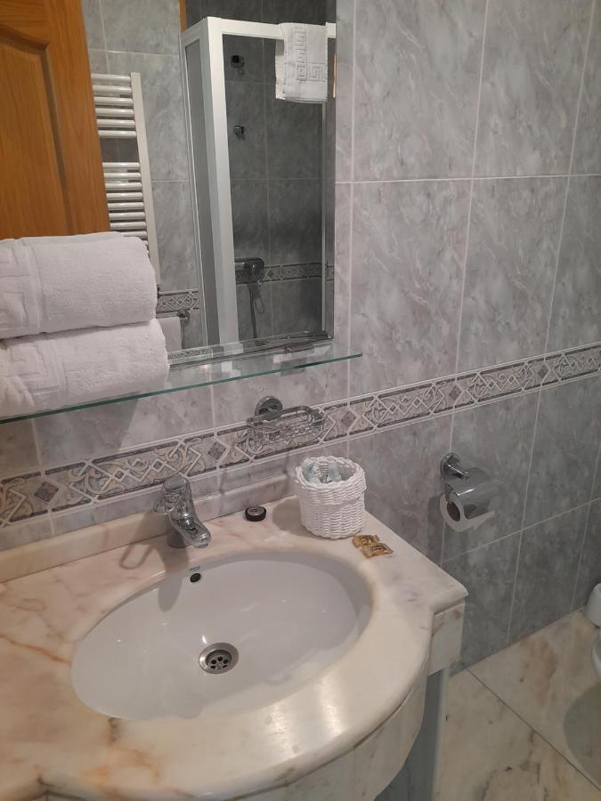 Hotel Os Carballos 希韦罗 外观 照片