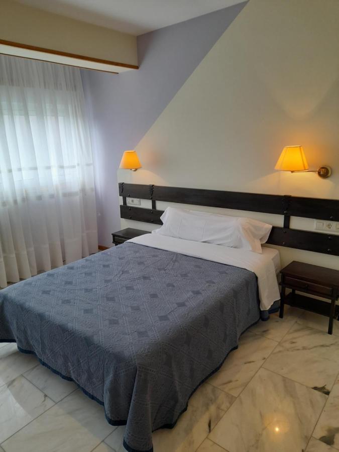 Hotel Os Carballos 希韦罗 外观 照片